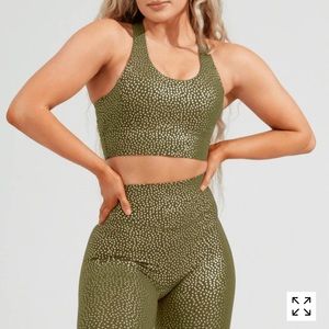 NWT BuffBunny Rosa Sports Bra Dark Olive/Gold Bossy Size - Medium